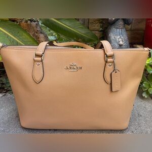 Women’s Coach Tote Bag